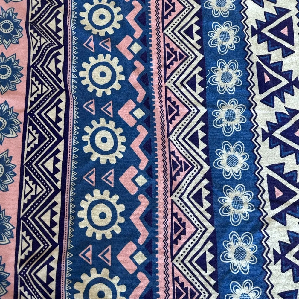 Geometric Blue and Pink Round Fringe Beach Towl